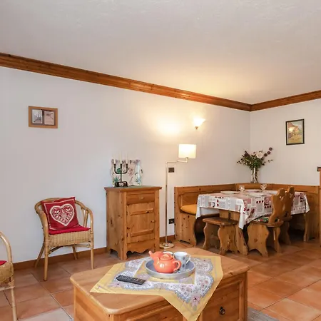 Bel Avec Balcon Et Parking à - Fr-1-343-236 Chamonix