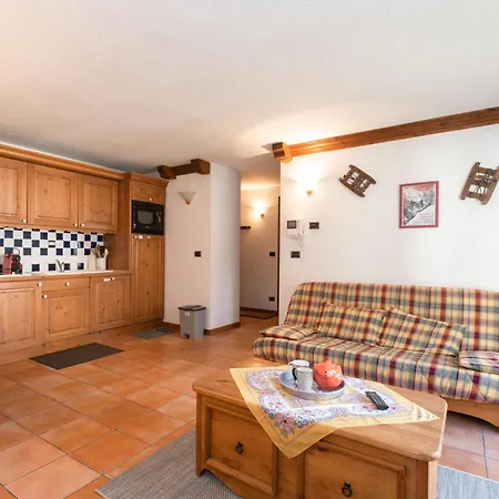 Bel Avec Balcon Et Parking à - Fr-1-343-236 * Chamonix