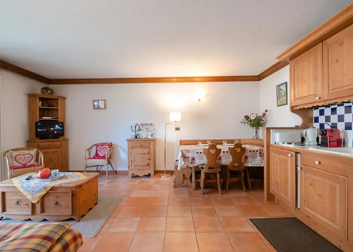 Bel Avec Balcon Et Parking à - Fr-1-343-236