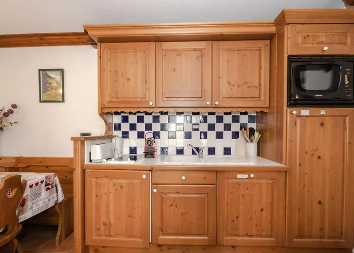 Bel Avec Balcon Et Parking à - Fr-1-343-236 * Chamonix